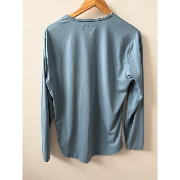 Cuts AO curved hem long sleeve men's size large - Picture 3 of 5